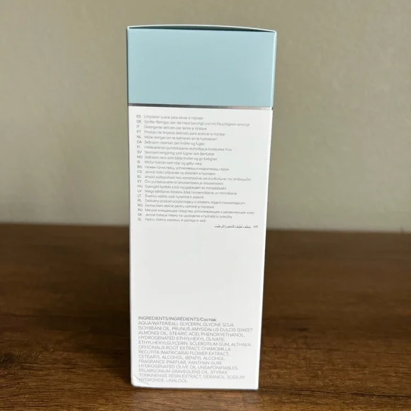 ESPA Hydrating Cleansing Milk. Scent Almond. - Picture 5 of 7